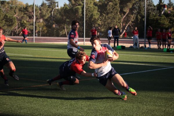 El Club de Rugby Liceo Francés se ha impuesto al Majadahonda consiguiendo la primera victoria de la temporada.